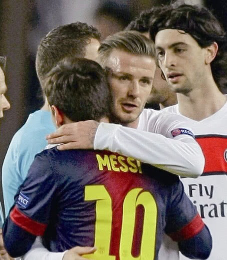 足球贝克汉姆退役了吗,贝克汉姆被主持人问为什么退役