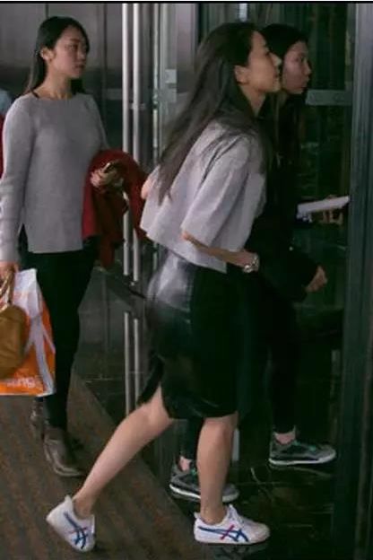 团｜十一出游必备零食专场+把《史记》变成生动漫画书的《漫画史记》+威廉王子和明星大咖都爱穿的鬼塚虎鞋