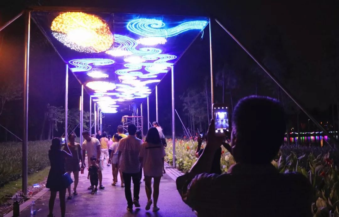美美美!现在起到10月底,佛山这个超靓灯会喊你来约会,免费!