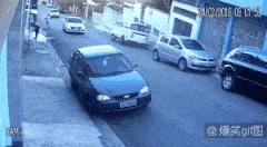 每天一贱：妹子挤完地铁，裤子就成这样了