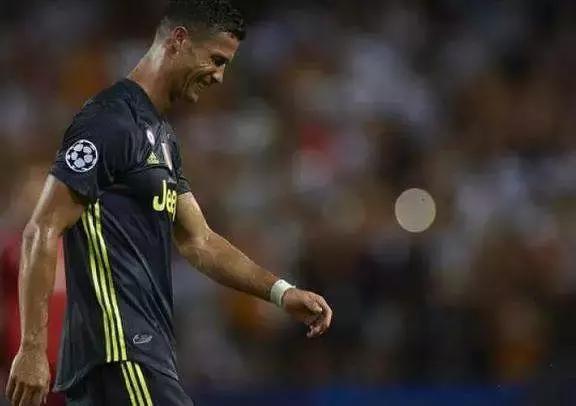 c罗为什么要罚红牌,c罗红牌引热议会遭到怎样的处罚