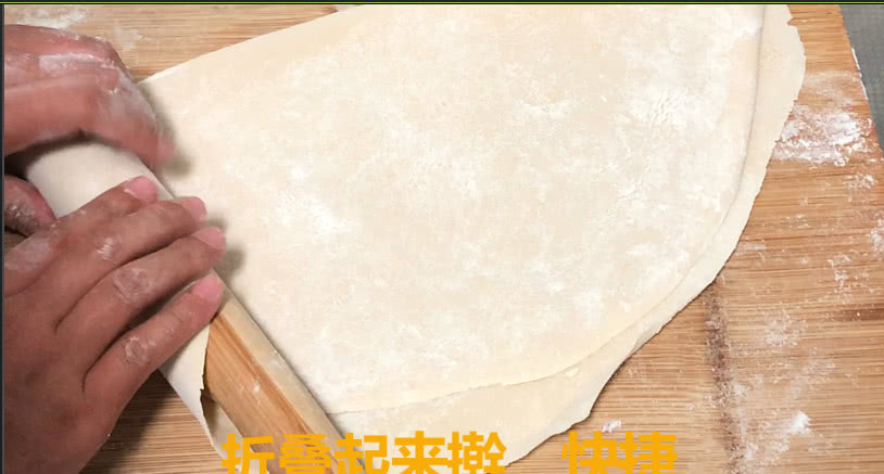 手擀面怎么把面条弄得劲道,手擀面做面条简单又好吃的方法