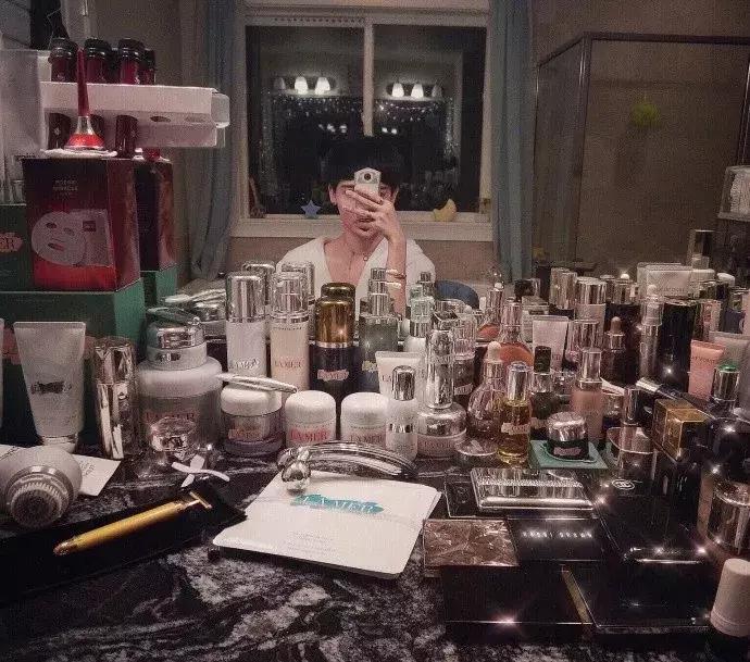 60万的包包、500万的表，网红生活把我真实看哭了