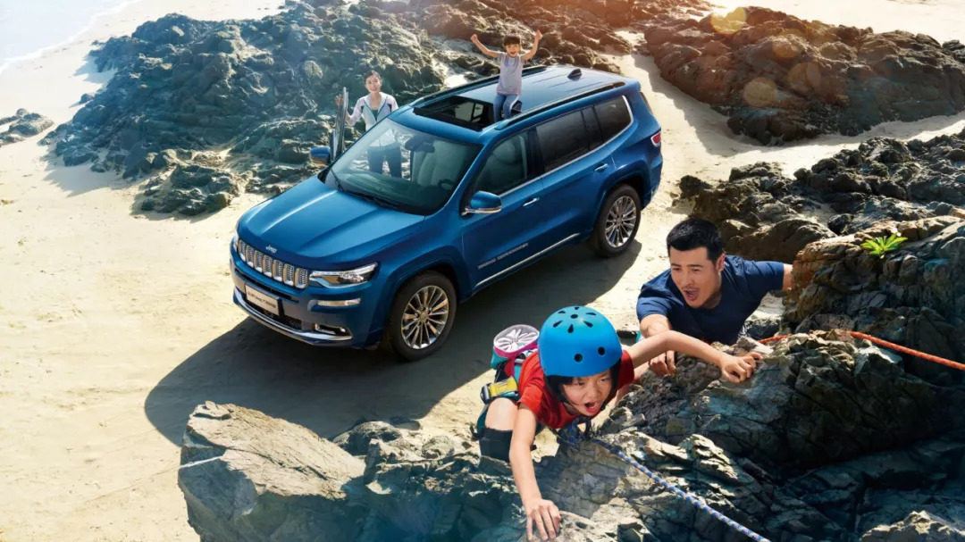 中产阶级真的喜欢和别人比吗？比拼孩子的专业、送礼的品味、菜色的格调，甚至看重孩子荒唐的后脑勺形状