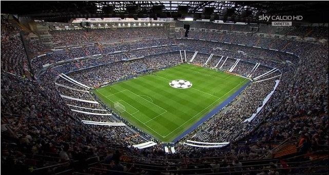 伯纳乌送给对手的掌声,还记得欧冠经典画面吗