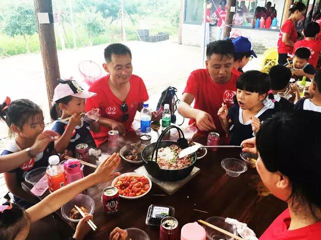 跟着萌宠过国庆，准备好迎接惊喜了吗？