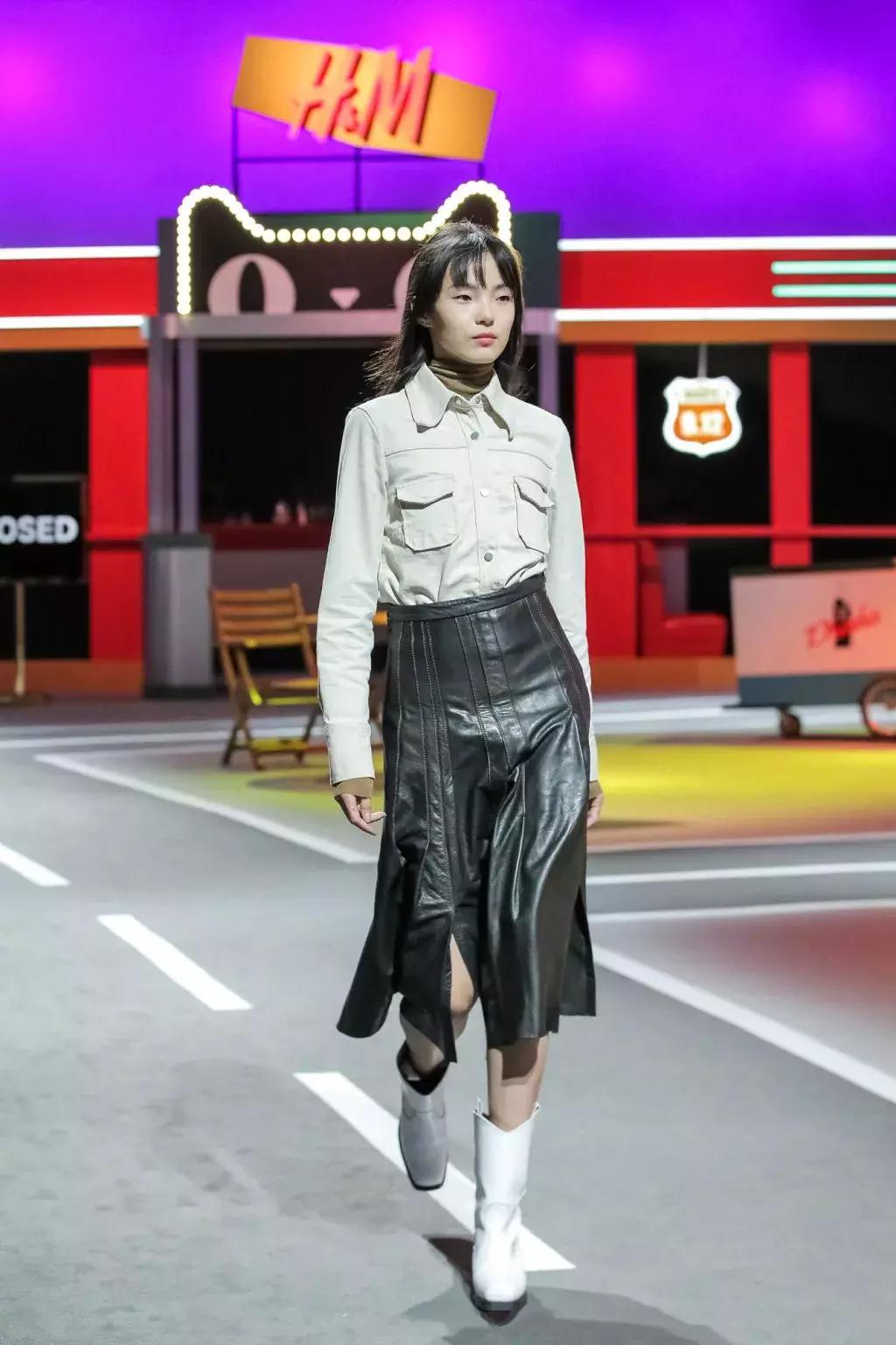 明星看刘雯何穗奚梦瑶走秀,刘雯何穗奚梦瑶维密