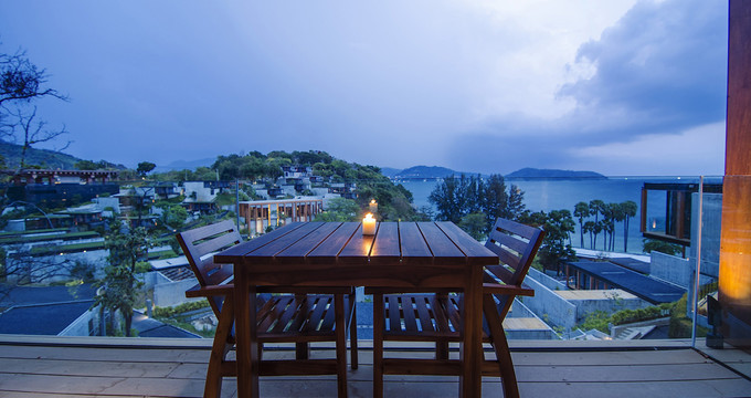 全球婚礼目的地探路：NAKA，悬空在半山腰上的透明火柴盒