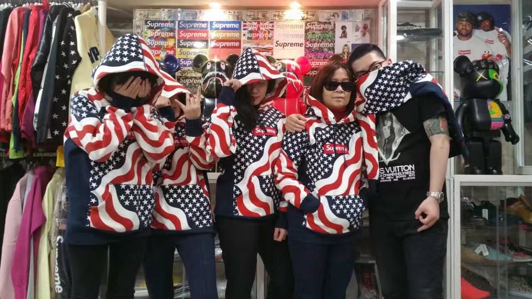 纽约supreme中国大妈,中国supreme大妈