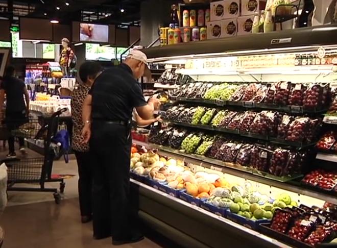 16岁男孩吃猕猴桃有什么危害不,小伙子不小心吃猕猴桃视频