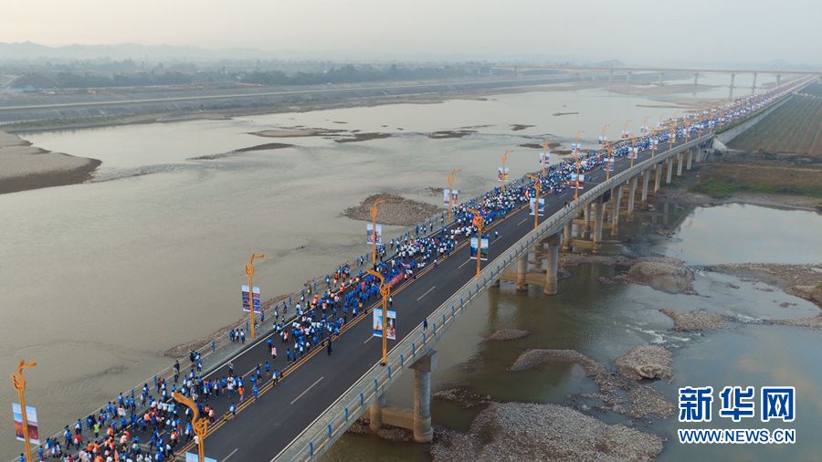 「青·关注」2018乐山半*报马**名启动，这份详细攻略请收下