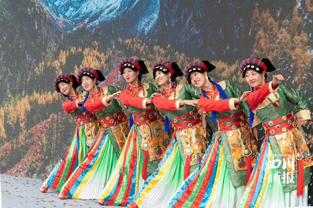 红叶冰雪温泉节,红叶冰雪旅游攻略