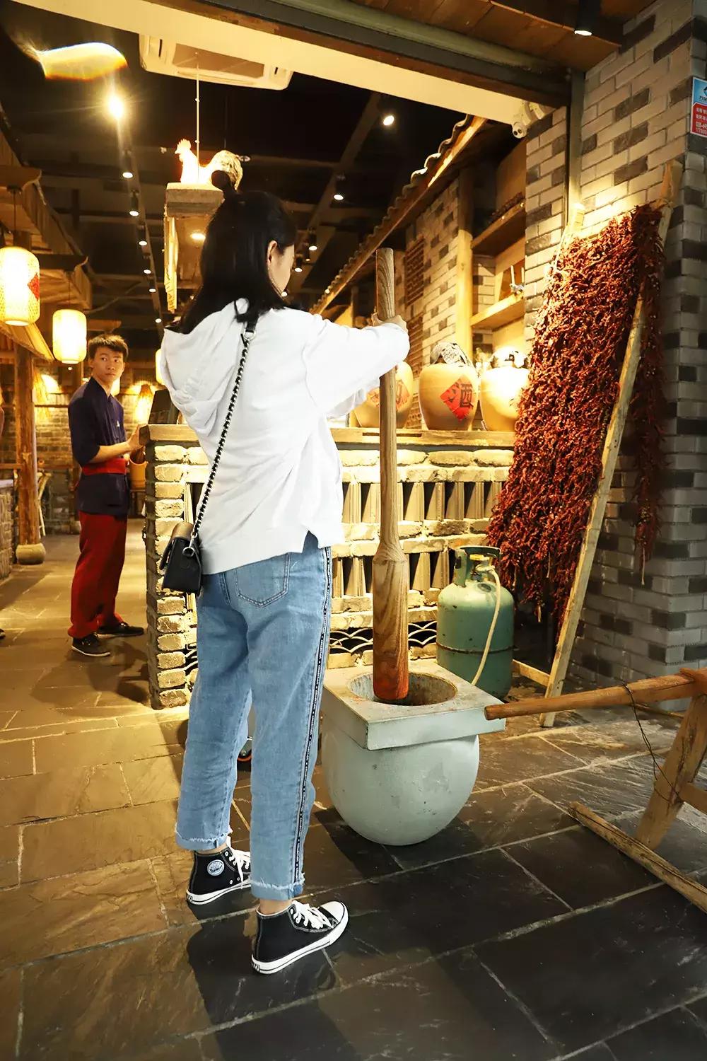 春熙路附近藏了个美食“小乐山”，人均30吃到撑！