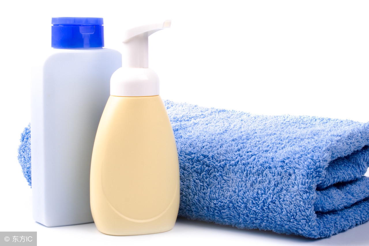 男生后背经常长痘痘,男生后背长痘如何消除