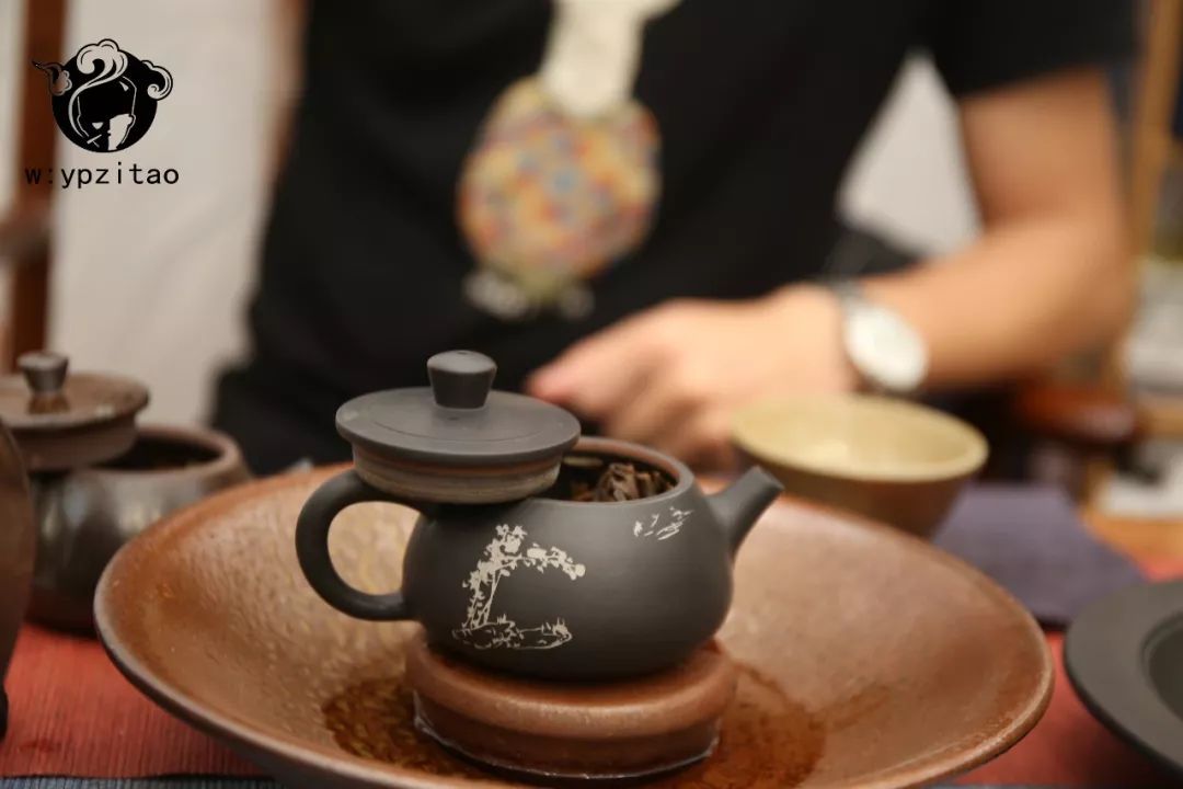 建水柴烧紫陶壶养壶前后对比,建水紫陶柴烧壶什么釉面最好