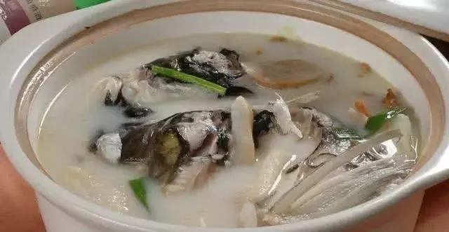 家庭炖鱼最简单的方法,这样炖鱼才是人间极品