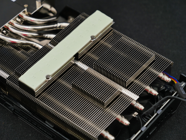 鍗庣rogstrixrtx3070,鍗庣rogstrixrtx4090