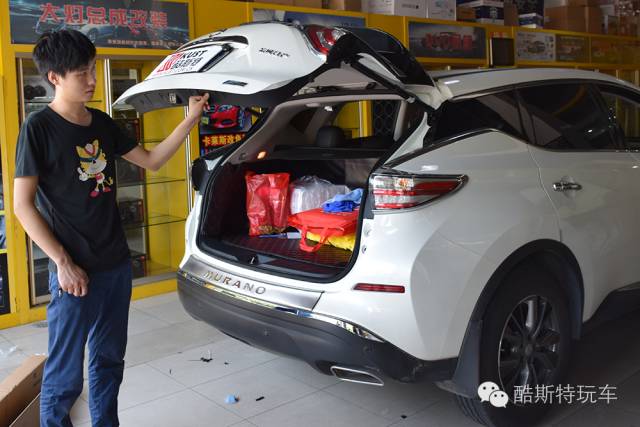 汽车电动尾门要不要装,汽车自带的电动尾门