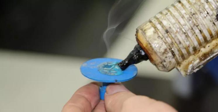 车身凹陷有什么好的办法搞出来吗,车身有凹陷的坑怎么修复