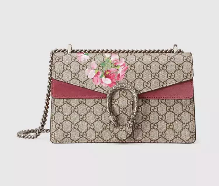 国庆出游包包里装什么,国庆出游带背包还是行李箱