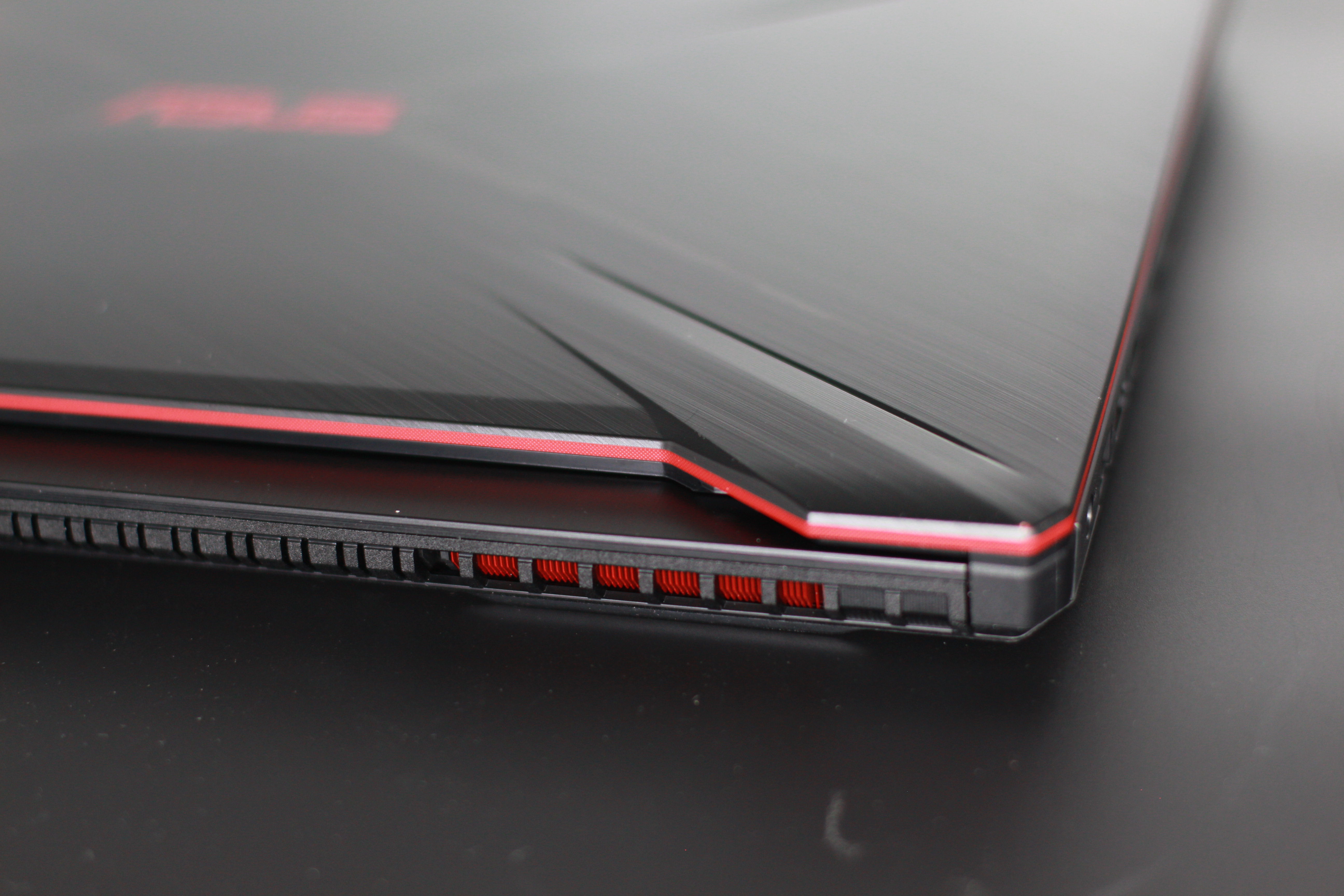 华硕飞行堡垒六电竞金属怎么样,华硕飞行堡垒6金属电竞版