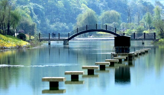 黔南旅游攻略必去景点,黔南州八月初适合游玩地点推荐