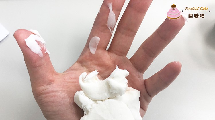 做翻糖皮很稀怎么办,做翻糖容易粘毛怎么办