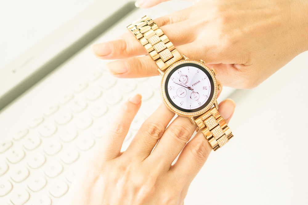 戴fossil手表,fossil智能腕表