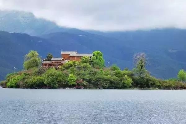 泸沽湖为什么适合一个人去,大理古城和泸沽湖哪个更值得一去