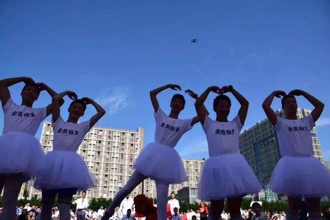 巧绘世界缩影，畅舞运动激情，科中第十届体育文化节盛大开幕