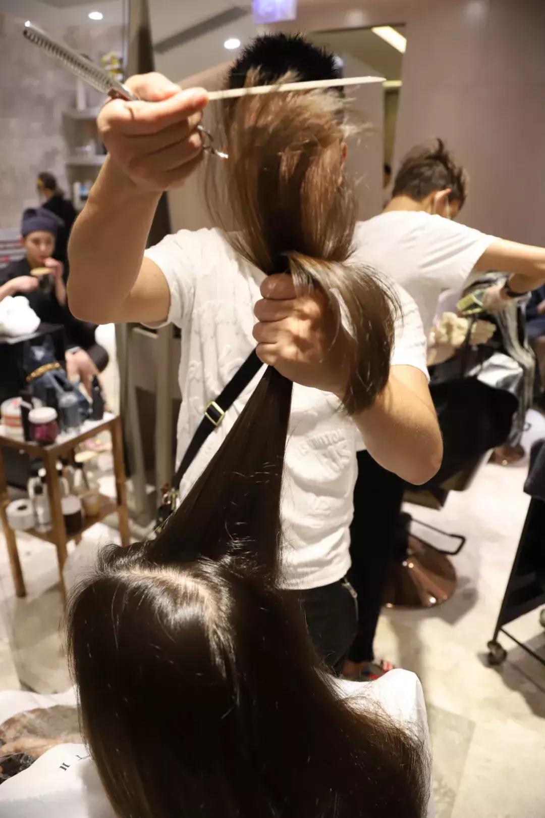 来高德置地这家网红店染发，头发居然变成这样……！