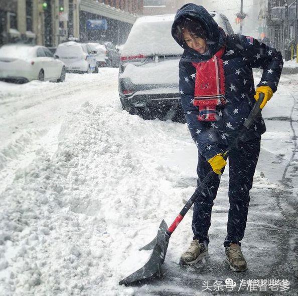 广东大妈玩潮入百万！她把美国人钱赚个遍，是纽约炒货届的扛把子