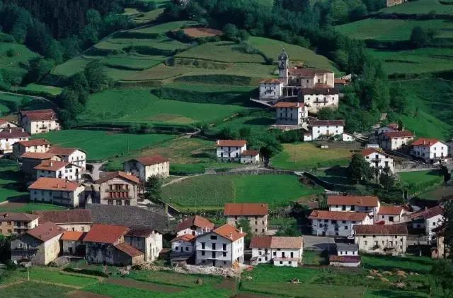 5千亿可以在世界各地买多少套房,500万可以在世界买多少套房