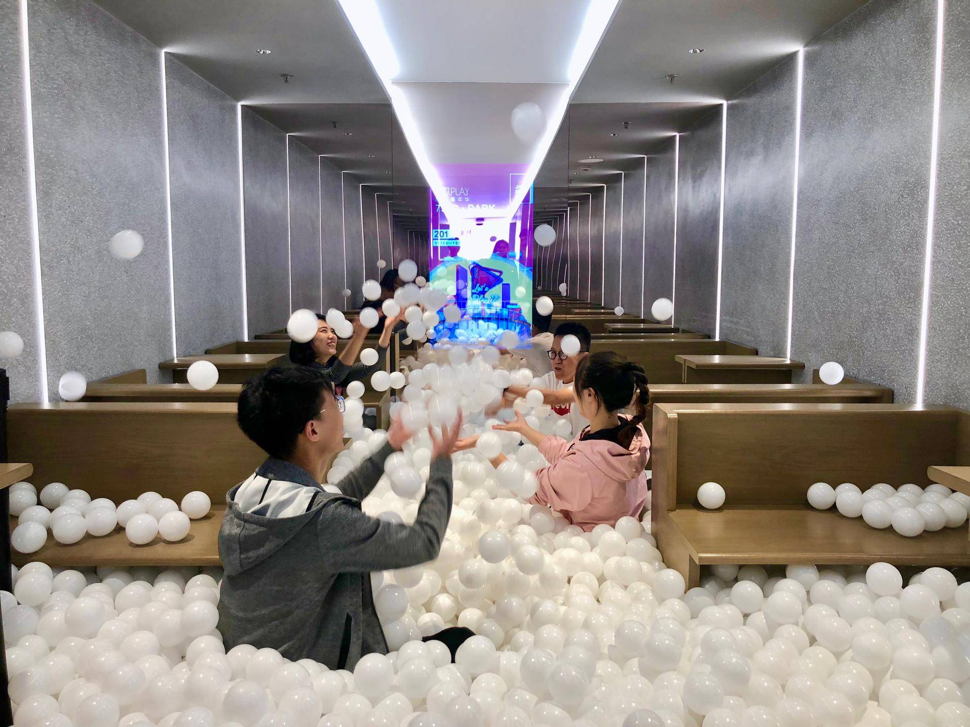 韩寒红白宇宙完整视频,韩寒奉献四海歌会