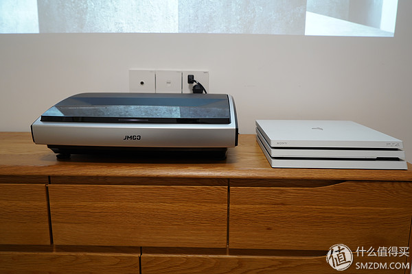 坚果sk120寸激光电视,坚果激光电视u1值得买吗