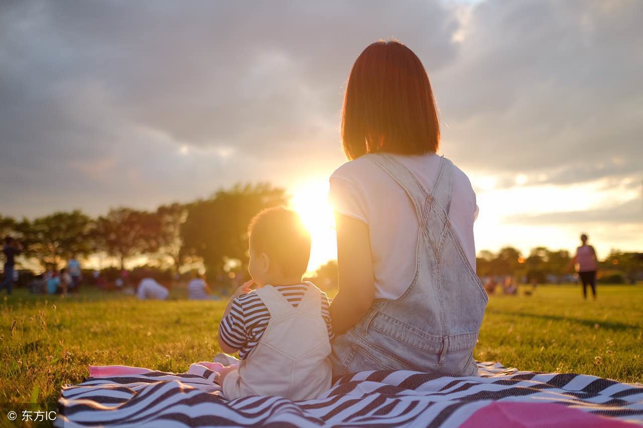人民日报作文素材每日积累排比句,100组精美的排比句优质作文素材