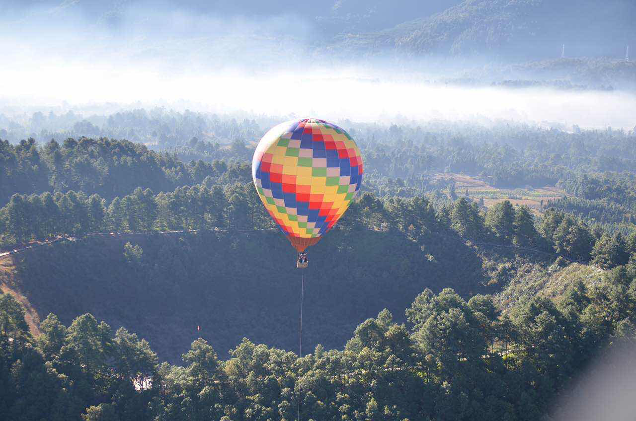 登火山探险,登上火山看世界
