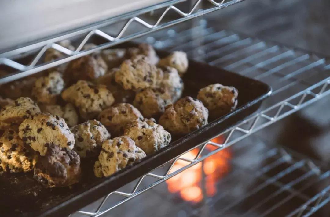 石窑面包店内实拍视频,天然酵母的石窑面包店