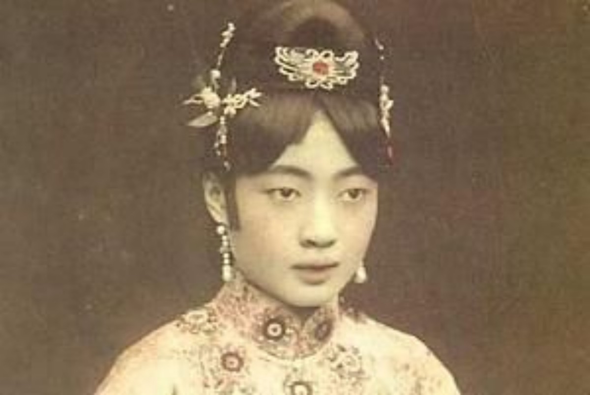 新婚之夜皇上阳痿，太监想了一个办法，皇上大喜重赏了小太监