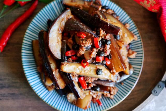 茄子怎么不油腻好吃,茄子如何处理少油