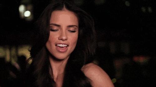 拍照pose技巧和方法,女生拍照剪刀手pose