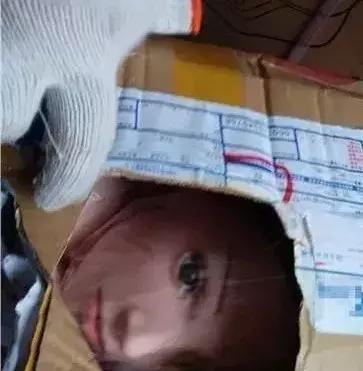 灏忓摜鍝ュ湪缃戜笂涔版満鍣ㄤ汉濂冲弸,灏忎紮缃戣喘鍏呮皵濂冲弸琚伔