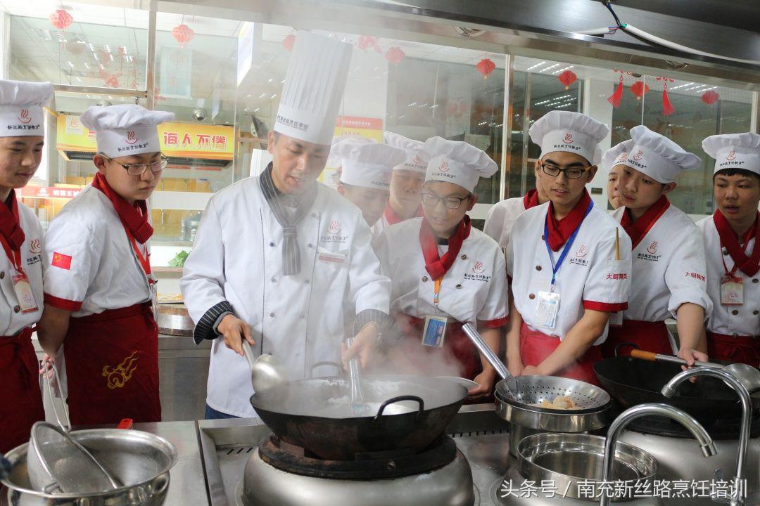 厨师的优势,年轻厨师团队的优势在哪