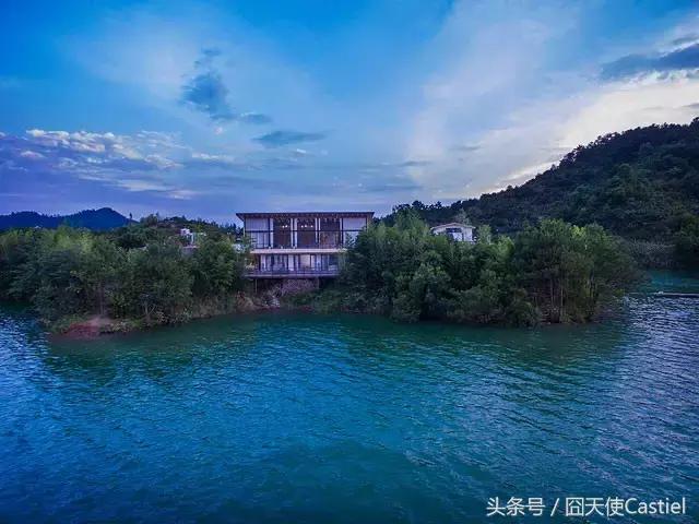 一位大叔改造农村自建房,40多岁大叔改造海景房