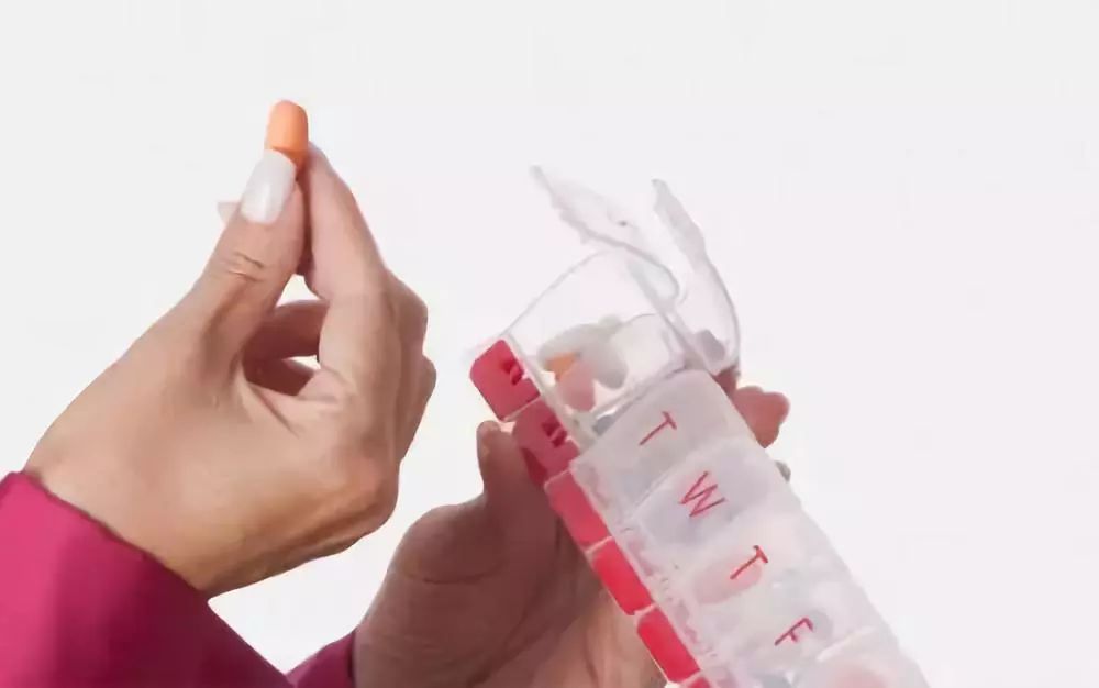 店员经典培训教材餐饮,药店店员基础训练手册教学视频