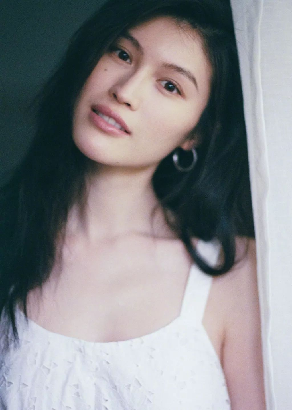 假期晒黑了怎么快速变白？试试刘雯、张馨予、林允的皮肤急救方案