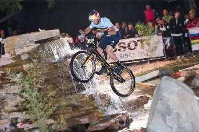 大假耍成都|打篮球、踢足球……放假甩肉,这些免费场馆在等你