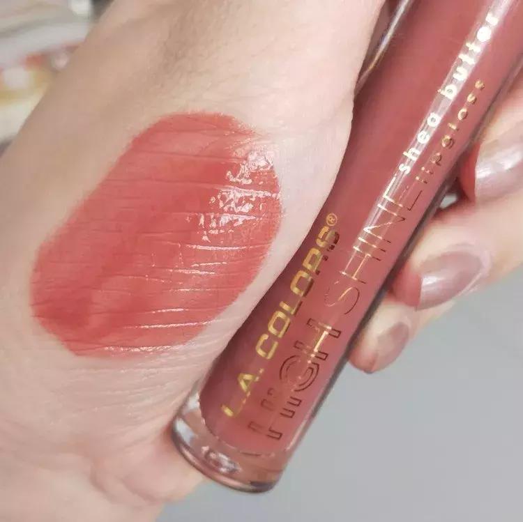 当男朋友和口红同时掉进水里,口红掉进水里了有用吗