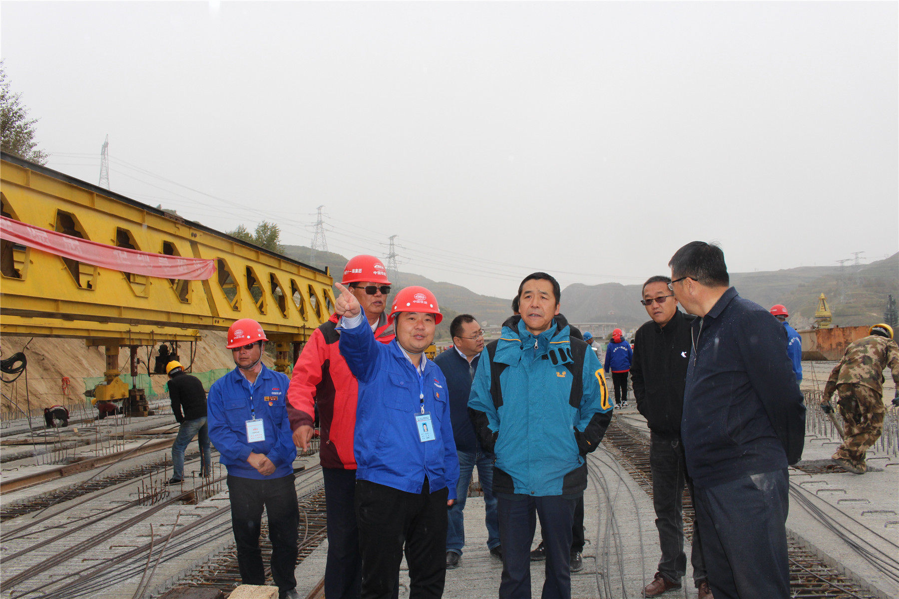 青海交投集团领导班子成员名单,领导慰问一线抢险工人