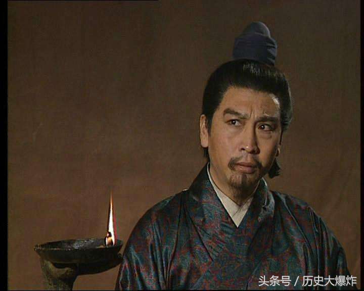 李儒一代谋士成就董卓霸业,董卓和李儒是什么关系